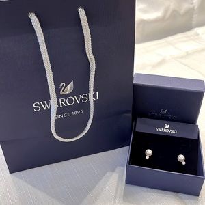 Swarovski pearl with crystal stud earrings